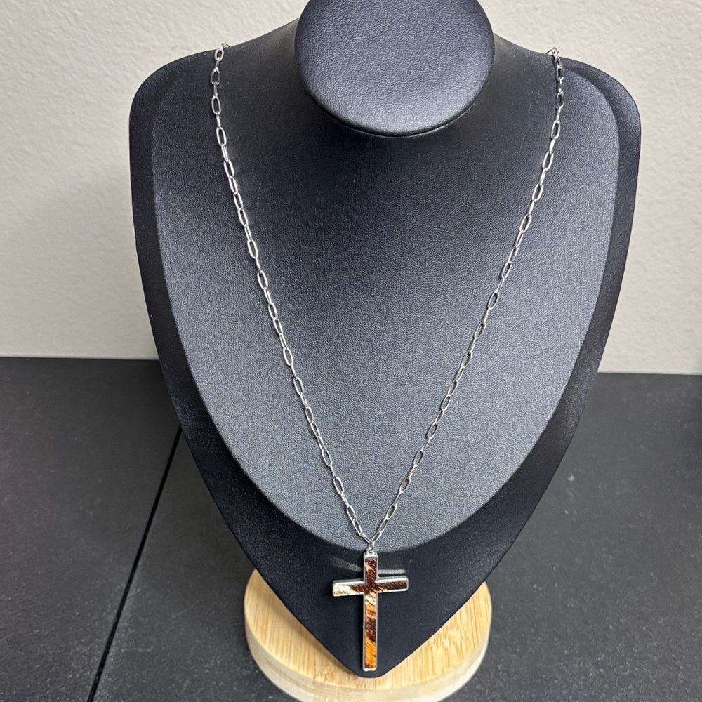 Western Vow Print Textured Silver Cross Pendant Necklace